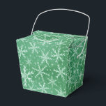 Caixinha De Lembrancinhas Flocos de neve de inverno de Natal a cair verde<br><div class="desc">Excelente para favoritos para festas de Natal ou presentes pequenos. Use para um casamento ou chá de panela de Natal.</div>