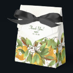 Caixinha De Lembrancinhas Flores de Fruta de pera<br><div class="desc">Peras penduradas entre folhas verdes com flores brancas.</div>