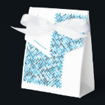 Caixinha De Lembrancinhas Fluxo Ártico - Ritmo Azul<br><div class="desc">Aprecie seus convidados com a suave elegância da caixa de favoritos do Fluxo Ártico. Adorada com ondas azuis e azuis escuras e pastéis que ecoam o movimento suave de cair da chuva, esta caixa é perfeita para embrulhar pequenos doces, presentes de obrigado ou surpresas de festas com um sussurro de...</div>