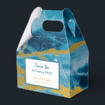 Caixinha De Lembrancinhas Gemstone de Gemstone Personalizado Azul e Dourado<br><div class="desc">Uma bela gemstone de cristal de agata, de geodo azul e dourado. Esta elegante design de efeito mármore que combina tons azuis marinhos com ouro cria uma sofisticada peça de arte abstrato. Presente de aniversário ideal, decoração infantil, arte infantil, decoração de quarto, decoração domiciliar, presente de Natal ou presente para...</div>