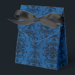 Caixinha De Lembrancinhas Gótico Damasco Preto e Azul<br><div class="desc">Caixa de presente com padrão de damasco rústico vintage preto em uma textura azul desgastada ideal para casamentos góticos ou halloween!</div>