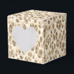 Caixinha De Lembrancinhas Impressão de leopardo<br><div class="desc">Esta caixa de lembrancinhas para festa é mostrada em uma estampa de leopardo safari moderna.
Cores em tons de bege e marrom.
Personalize este item ou compre como mostrado.



Imagem de estoque</div>