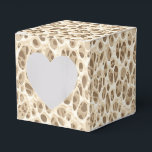 Caixinha De Lembrancinhas Impressão de leopardo<br><div class="desc">Esta caixa de lembrancinhas para festa é mostrada em uma moderna impressão de leopardo safari.
Cores em tons de bege e marrom.
Personalize este item ou compre como mostrado.



Imagem de estoque</div>