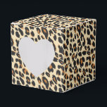 Caixinha De Lembrancinhas Impressão Leopardo<br><div class="desc">Esta caixa de favoritos é mostrada em uma versão safari do leopardo moderno. Cores de tons bege e castanho. Personalize este item ou comprar conforme mostrado. Imagem do stock</div>