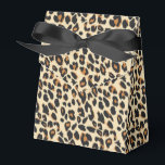 Caixinha De Lembrancinhas Impressão Leopardo<br><div class="desc">Esta caixa de favoritos é mostrada em uma versão safari do leopardo moderno. Cores de tons bege e castanho. Personalize este item ou comprar conforme mostrado. Imagem do stock</div>