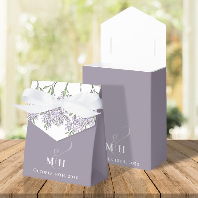 Caixinha De Lembrancinhas Lavanda Botânica das Flores de Água de Casamento (Lavender lilac wisteria wedding favor box with bride and groom initial monogram)