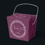 Caixinha De Lembrancinhas Luzes Brilhantes Ameixa Obrigado<br><div class="desc">Uma coroa de luzes cintilantes contra um fundo de ameixa. A fonte de letra “Obrigado” é uma imagem - podendo ser redimensionada, girada e reposicionada. O restante do texto é totalmente editável. A imagem Luzes Cintilantes também pode ser redimensionada e movida. Outras cores, tamanhos/formas diferentes da caixa de favor e...</div>