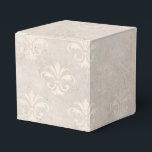 Caixinha De Lembrancinhas Marfim Grunge Damask<br><div class="desc">Deslumbrante caixa de favores com padrão damasco em falso foil envelhecido marfim e branco.</div>