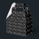 Caixinha De Lembrancinhas Musical de Notas Musicais em Preto e Branco<br><div class="desc">Black and White Musical Notes Music Lover Musical Favor Box projetado por Nisha Prabhu CuteHomeGifts. Um presente fantástico para qualquer músico. Para músicos. Para qualquer amante de música! Esta gravata apresenta um design de notas de música branca em contraste sobre um fundo preto. Esta é a gravata perfeita para profissionais...</div>