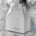 Caixinha De Lembrancinhas Nome do Monograma do Glam Metal Glitter de Prata<br><div class="desc">Caixa De Favor Da Folha De Silver Faux Folha Metálica Glitter Bruta Monograma Metálica. Isto faz o doce e perfeito aniversário de 16 anos,  casamento,  chá de panela,  aniversário,  chá de fraldas ou festa de solteira presente para alguém que ama luxo de luxo e estilos quíticos.</div>