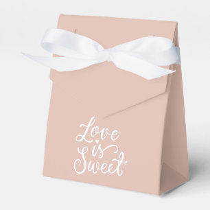 Caixinha De Lembrancinhas O Amor é Doce em cores Bege e Branco Casamento
