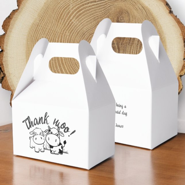 Caixinha De Lembrancinhas Obrigado Vaca O Casamento. (Thank You Cow Themed Wedding Favor Boxes from Ricaso with cute cattle couple and thank 'moo' text)
