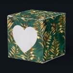 Caixinha De Lembrancinhas Padrão contínuo com samambaias douradas<br><div class="desc">Padrão contínuo de ouro,  jóias,  galhos e folhas de samambaia brilhantes em fundo verde,  florestal e texturizado. Samambaia dourada.</div>