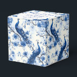 Caixinha De Lembrancinhas Pavão em aquarela vintage azul francês em estilo c<br><div class="desc">Esta caixa de lembrancinhas azul com influência da Chinoise francesa inspirada no vintage apresenta um pavão detalhado em aquarela, perfeito para casamentos e eventos especiais. O design elegante permite espaço para os nomes do casal, data do casamento e uma mensagem pessoal, tornando-se um acréscimo elegante à sua coleção de lembrancinhas...</div>