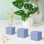Caixinha De Lembrancinhas Pervinca<br><div class="desc">Uma coleção sonhadora de decoração de festa, acessórios e presentes em pervinca, que combina tons suaves de azul e lavanda para criar uma estética elegante e serena. Perfeita para chás de bebê, detalhes de casamento, celebrações de primavera e eventos minimalistas modernos. Cada item é cuidadosamente combinado em tons de pervinca...</div>