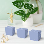 Caixinha De Lembrancinhas Pervinca<br><div class="desc">Uma coleção sonhadora de decoração de festa, acessórios e presentes em pervinca, combinando tons suaves de azul e lavanda para criar uma estética elegante e serena. Perfeita para chás de bebê, detalhes de casamento, celebrações de primavera e eventos minimalistas modernos. Cada item é cuidadosamente combinado em tons de pervinca -...</div>