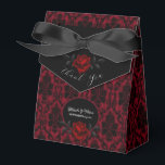 Caixinha De Lembrancinhas Rosa Gothic Dark Boxes<br><div class="desc">O Design apresenta um amortecedor vermelho e preto e um rosa vermelho e sangrento. A fonte está em uma delicada e quase branca sombra de cinzas que contrasta com o fundo escuro. No fundo há uma rosa vermelha sangrenta, dando um toque misterioso e ligeiramente escuro. A rosa simboliza o amor...</div>
