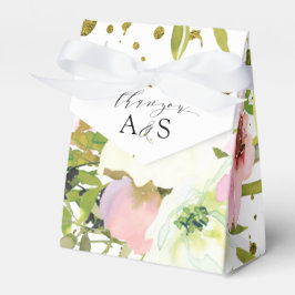 Caixinha De Lembrancinhas Rosas brancas e de pelúcia com palha de ouro