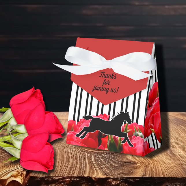 Caixinha De Lembrancinhas Rosas vermelhas De Aquarelas Derby Tent. (Tent style ribbon tied favor box - 3"w x 1.5"l x 3.25"h ships flat, some simple assembly required.)