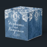 Caixinha De Lembrancinhas Sapphire Blue Rustic Cor damasco Weding Favor<br><div class="desc">Um design de vintage com chalkboard e rendas. Um acabamento granulado que faz parte de uma suíte e coleção de itens correspondentes. Os itens são mais fáceis de personalizar quando você substitui todos os textos e fotos primeiro. Se a sua arte ainda precisar ser ajustada, clique no botão Personalizar este....</div>