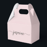 Caixinha De Lembrancinhas Script Simples de Nome de Girly Monograma Rosa Ros<br><div class="desc">Caixa Personalizada Personalizada de Favoritos Personalizada do Script de Assinatura com Nome de Monograma Rosa Mínimo Limpo Simples. Este design com seu primeiro nome em um estilo bonito, escrito à mão, estilo swash tail, tipografia de assinatura (ou caligrafia) em rosa poeirado ou fundo rosa-rosa-pinto-claro-pincelado. Estas caixas de presentes femininas na...</div>