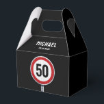 Caixinha De Lembrancinhas Sinal de estrada com limite de velocidade com aniv<br><div class="desc">Personalize a sua idade para os carros perfeitos e a festa de aniversário temática dos motoristas. Sinal vermelho de velocidade do tráfego circular com um estilo gráfico moderno. Verifique a coleção correspondente para COORDENAR ITENS. Arte original de PUPSIKU STUDIO. Produto exclusivo a 100%</div>