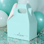 Caixinha De Lembrancinhas Teal Aqua Blue Modern Script Girly Monographic Nam<br><div class="desc">Caixa de Favoritos do Nome do Monograma Simples de Script Azul-Azul-Azul-Azul-Azul-Azul. Isto faz o doce e perfeito aniversário de 16 anos,  casamento,  chá de panela,  aniversário,  chá de fraldas ou festa de solteira presente para alguém que ama luxo de luxo e estilos quíticos.</div>