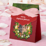 Caixinha De Lembrancinhas Texto Personalizado Texto do Xmas<br><div class="desc">Transforme sua festa de férias em um evento memorável com essas caixas de favoritos exclusivas. Carregue hoje qualquer foto que você goste de dentro da coroa de Natal,  personalize o texto editável como quiser e surpreenda seus convidados com sua originalidade.</div>