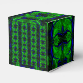 Caixinha De Lembrancinhas Traços e formas azuis e verde, quase listrado.