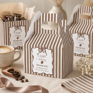 Caixinha De Lembrancinhas Um Bebê Está Preparando Café Chá de Bebê