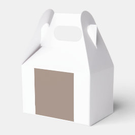 Caixinha De Lembrancinhas uma parede castanha com uma