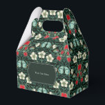 Caixinha De Lembrancinhas Venus Flytrap Vitoriana Pequena Em Caixilho Custom<br><div class="desc">Uma pequena caixa de favor impressionante com uma estampa gótica de venus flytrap e borboleta em tons ricos de verde escuro. Perfeita para casamentos, festas temáticas e reuniões únicas, esta caixa contém doces, bugigangas ou pequenos presentes. O design inclui áreas de texto personalizáveis, tornando-a versátil para celebrações pessoais e promoções...</div>