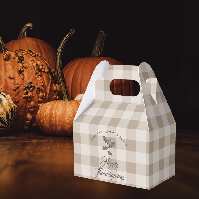 Caixinha De Lembrancinhas Xadrez de Taupe, nome da família de agradecimentos (Thanksgiving Gratitude Family Name Taupe Plaid Favor Box)