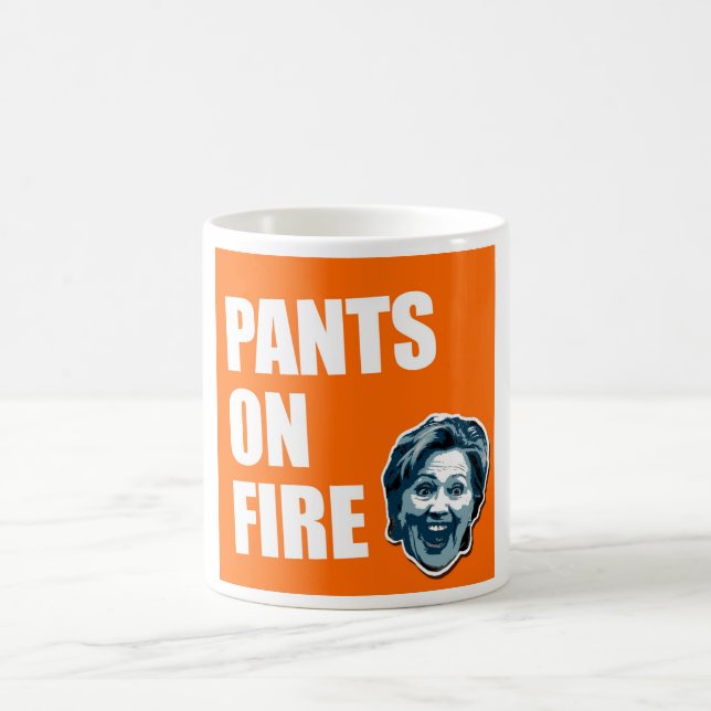 Calças de Hillary Clinton na caneca de café do (Centro)