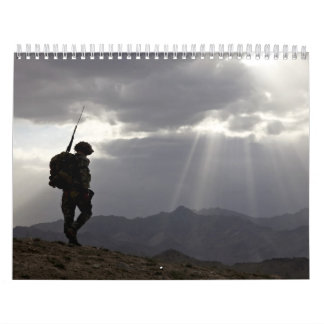 Calendário 2012 silhuetas militares no deus que nós confiamos