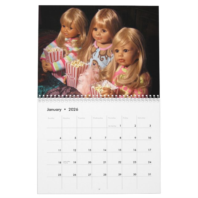 Calendário 2015 da foto das bonecas da obra-prima (Jan 2026)