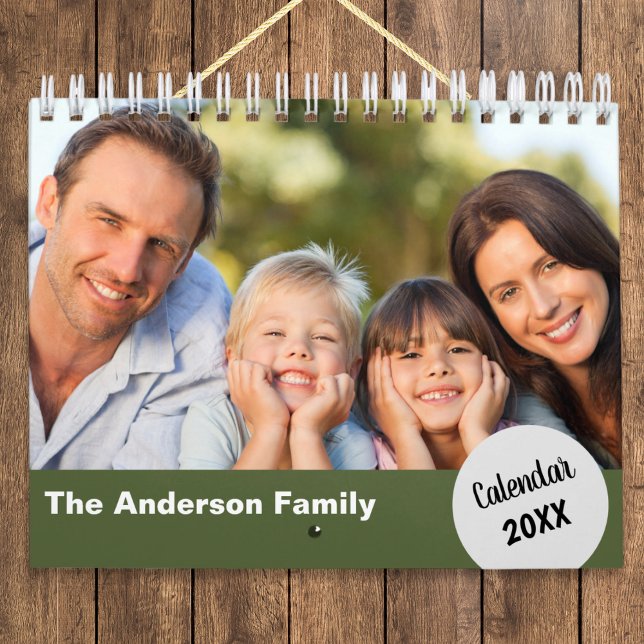 Calendário Ano Personalizado da Família Sua Parede Mensal de  (An attractive custom wall calendar, to personalize with favorite family photos, name and year)