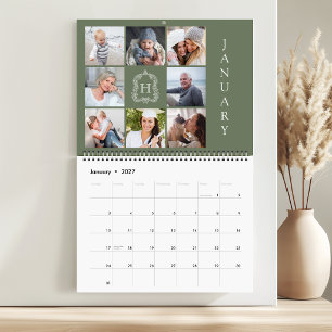 Calendário Colagem de Fotos de Família Monograma Crista Verde