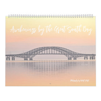 Calendário com fotografias de Sunrise e Aurora