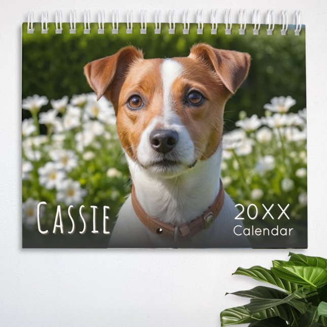 Calendário de Fotografias de Cachorro Pet Personal (A stylish wall calendar to customize with your favorite photos of your dog, their name and the year)