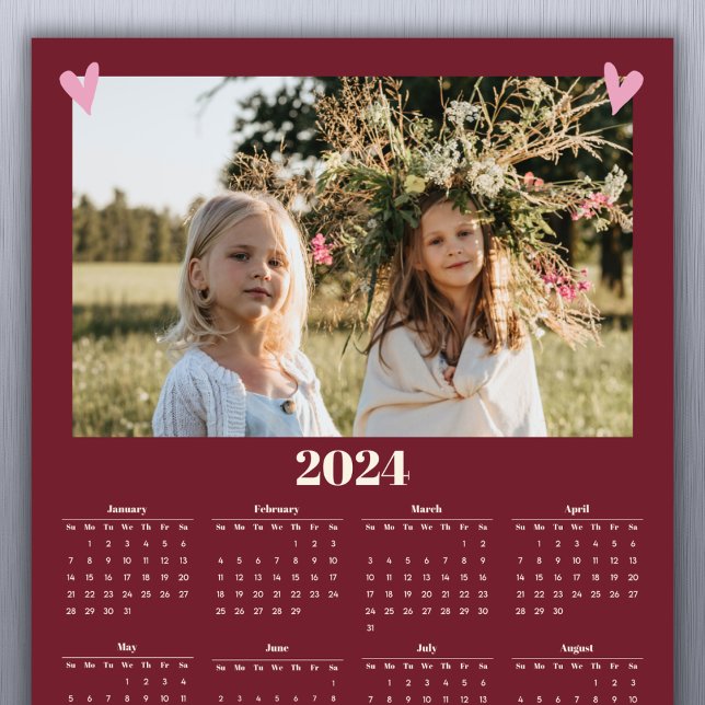 Calendário de Fotos da Família 2024 Vermelho Magne (Simply add your family photo to customize. A short greeting or family name can be added with year.)