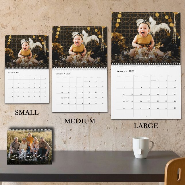 Calendário Foto Familiar Anual (MEDIUM SIZE selected on this custom family photo calendar, choose small or large when ordering)
