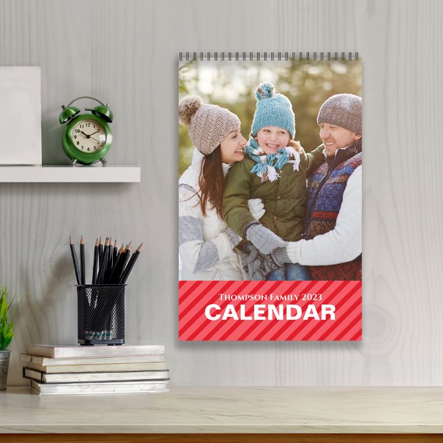 Calendário Foto Simples Meses Legal Tipografia de Stripes (Whimsical colorful stripes monthly custom calendar)