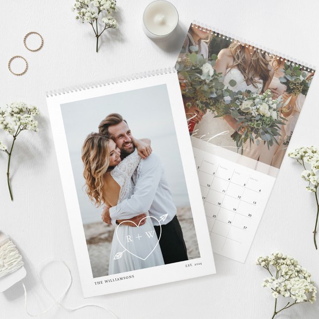 Calendário Manutenção de Fotos de Casamento de Casais Moderno (Minimal Modern Couple Wedding Photos Keepsake Calendar)