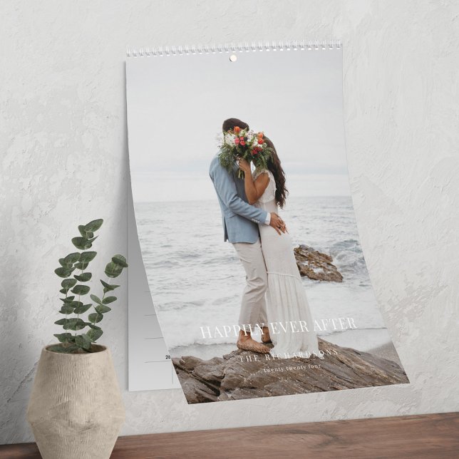 Calendário Memórias de Foto de Casamento Moderno Mínimo (Minimal Modern Newlyweds Wedding Photo Memories Calendar (Cover Design))