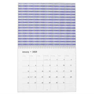 Calendário Um céu azul vívido com nuvens brancas espalhadas.