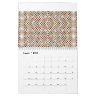 Calendário Um tapete castanho que apresenta uma característic