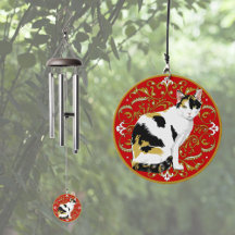 Calico Cat Em Fundo Vermelho Rico