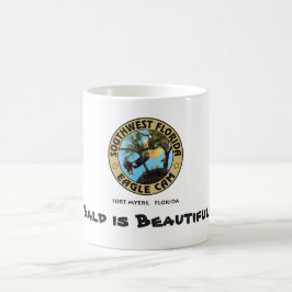 Calva é a caneca de café bonita da águia americana