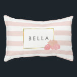 Cama Para Animais De Estimação Listra Rosa e Pincelada Cão Personalizado Pênico C<br><div class="desc">Pamper seu filhote! Este leito de cachorro-na moda apresenta um delicado fundo de faixa rosa, uma borda falsa dourada e um grupo de peônias em tons bonito. Coordena-se com as nossas suites de convite à Pia Rosa e Blush Peony, material de escritório, artigos de casa e acessórios. Personalize com um...</div>